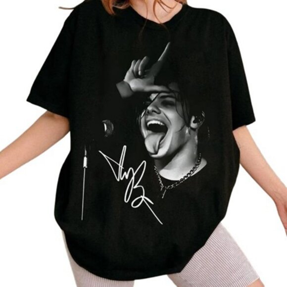 Yungblud Graphic T-Shirt - Vintage Rock Band Tee - Picture 1 of 6